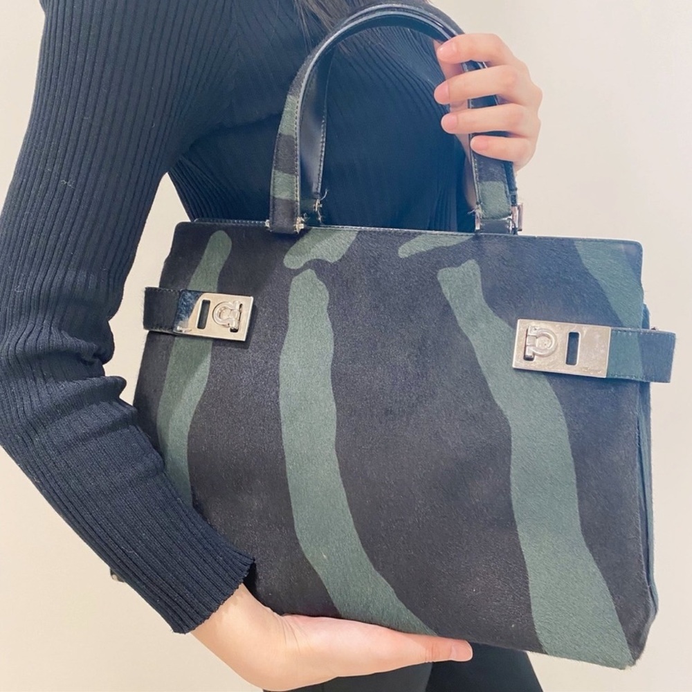 Authentic Salvador Ferragamo Bag - Picture 2 of 16